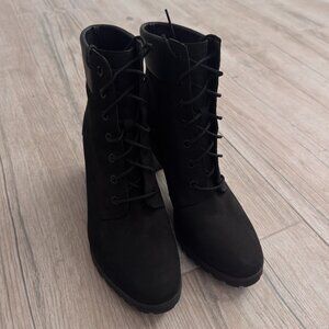 Timberland Black Lace-Up Heeled Boots – Women’s 9